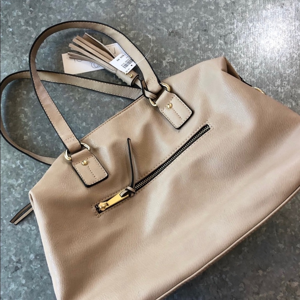 NWT Minicci Hand/Shoulder bag. Bone/Beige.